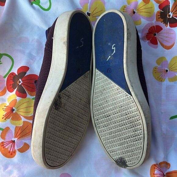 Rothy’s The Original Slip On Sneaker in Berry Lattice - Picture 7 of 9